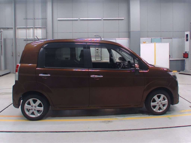 TOYOTA SPADE 2014