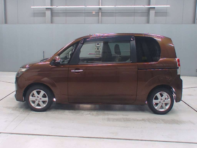 TOYOTA SPADE 2014