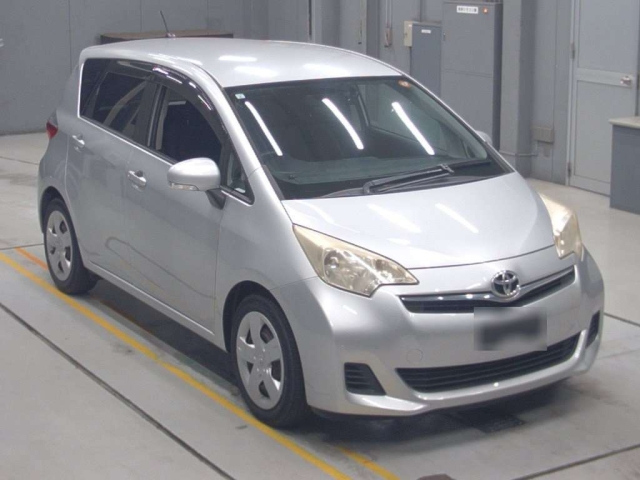 TOYOTA RACTIS 2011