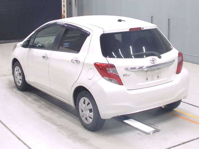 TOYOTA VITZ 2016