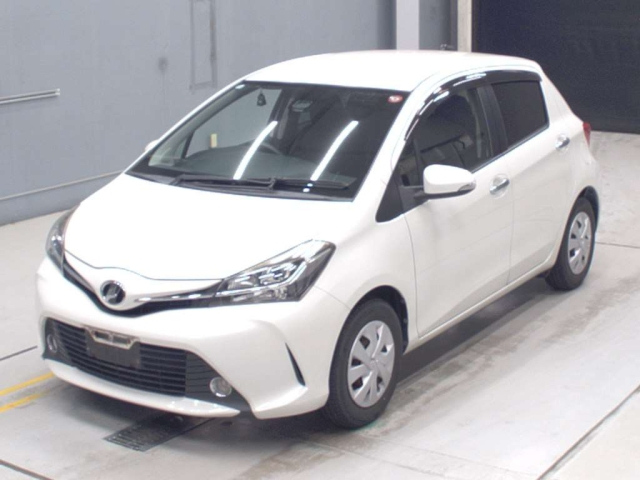 TOYOTA VITZ 2016
