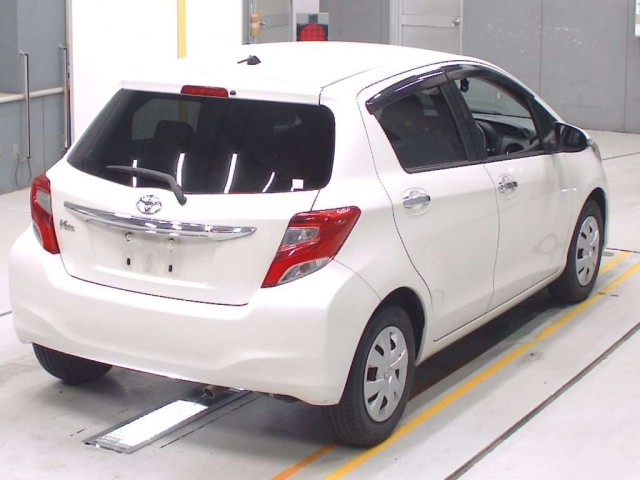 TOYOTA VITZ 2016
