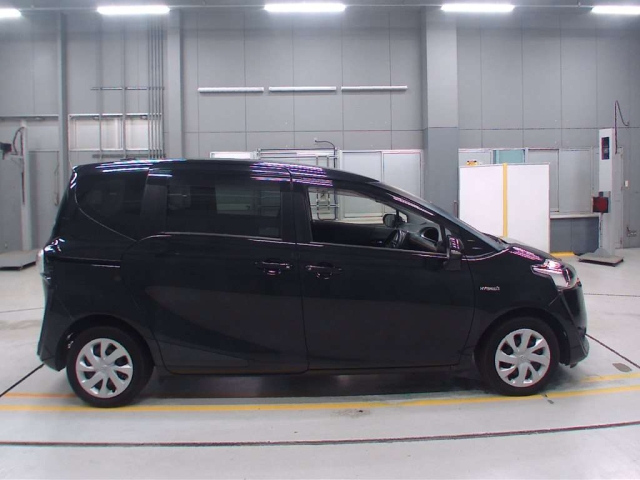 TOYOTA SIENTA 2016