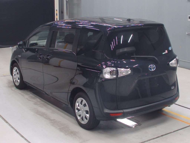 TOYOTA SIENTA 2016
