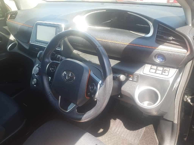 TOYOTA SIENTA 2016
