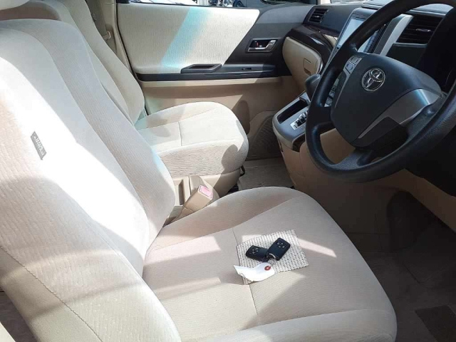 TOYOTA ALPHARD 2012