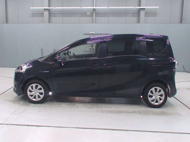 TOYOTA SIENTA 2016