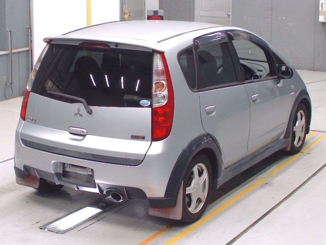 MITSUBISHI COLT 2010
