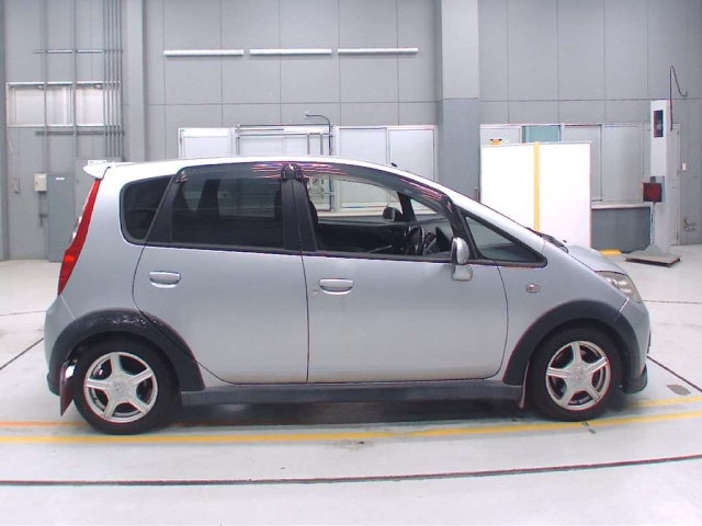MITSUBISHI COLT 2010