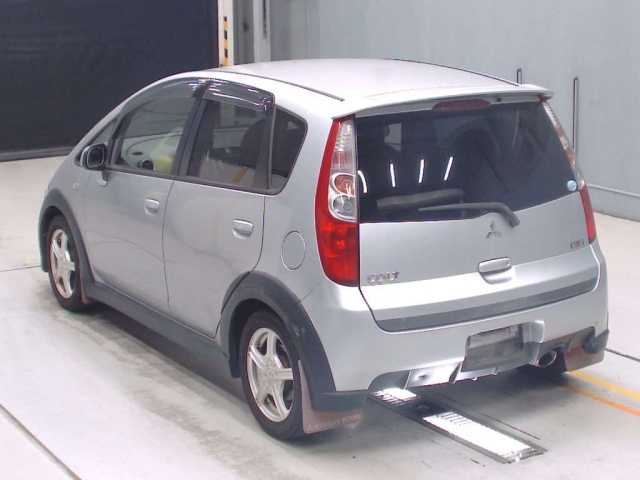 MITSUBISHI COLT 2010