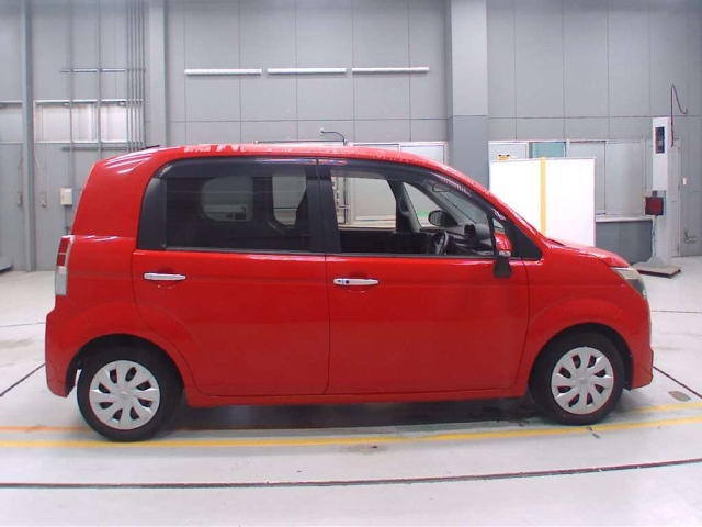TOYOTA SPADE 2013