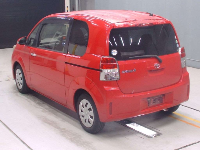 TOYOTA SPADE 2013
