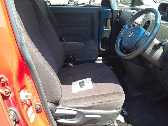 TOYOTA SPADE 2013