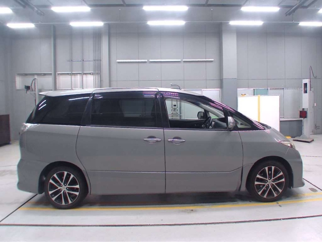 TOYOTA ESTIMA 2012