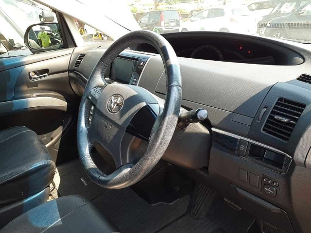 TOYOTA ESTIMA 2012