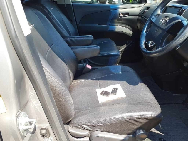 TOYOTA ESTIMA 2012