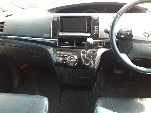 TOYOTA ESTIMA 2012
