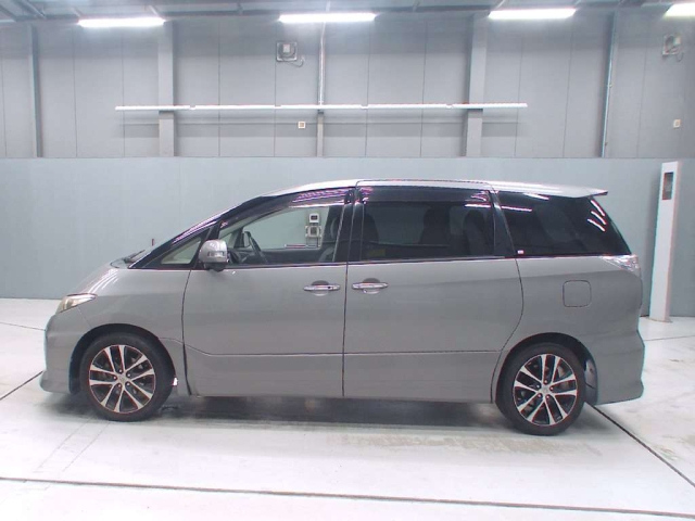 TOYOTA ESTIMA 2012