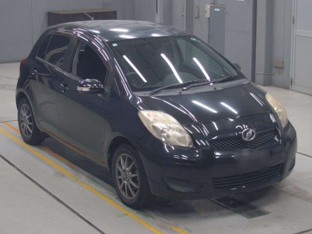 TOYOTA VITZ 2010