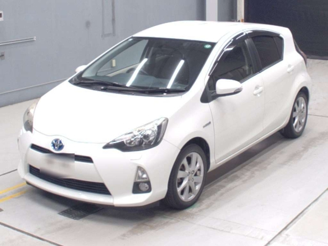 TOYOTA AQUA 2013