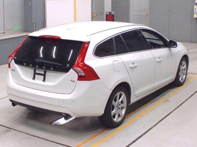 VOLVO V60 2014