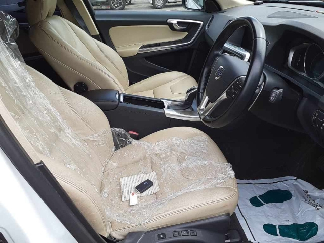 VOLVO V60 2014