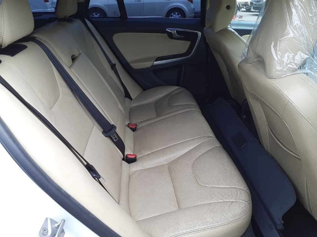 VOLVO V60 2014