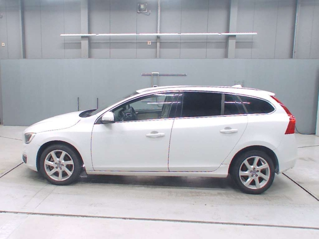 VOLVO V60 2014