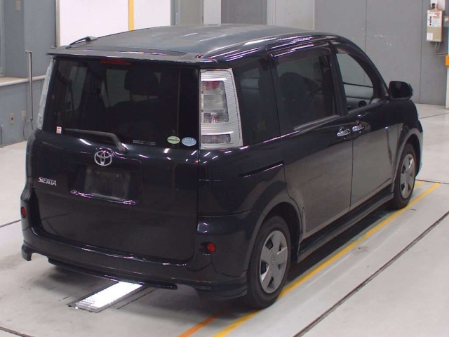 TOYOTA SIENTA 2012