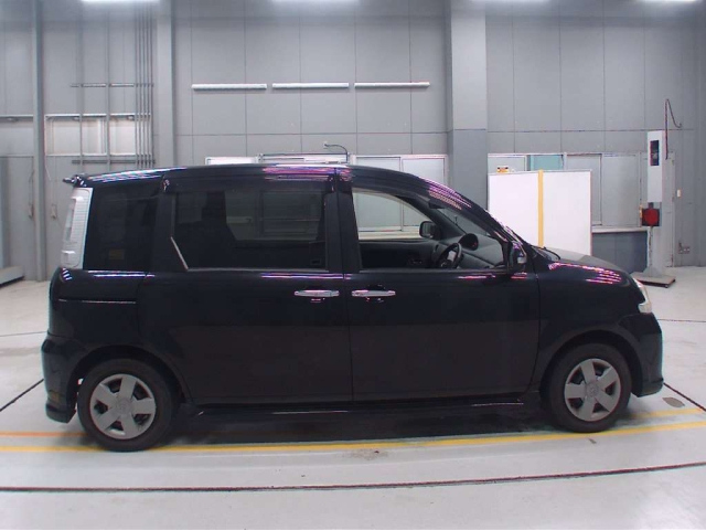 TOYOTA SIENTA 2012