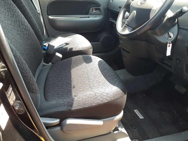 TOYOTA SIENTA 2012