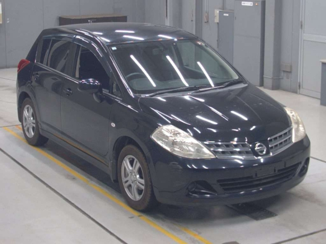 NISSAN TIIDA 2010