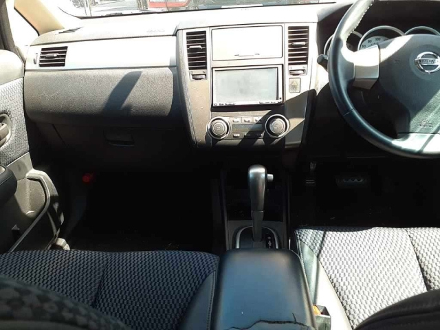 NISSAN TIIDA 2010