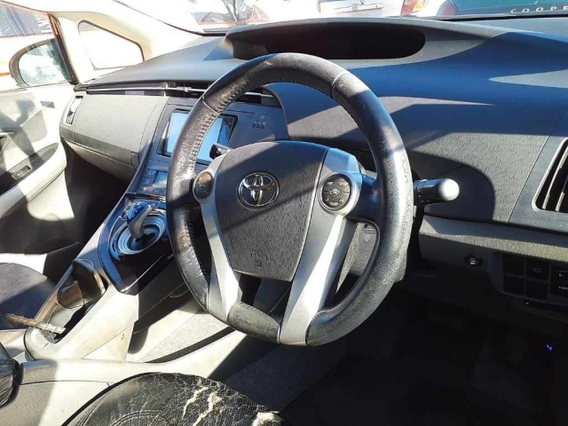 TOYOTA PRIUS 2010