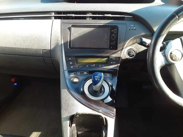 TOYOTA PRIUS 2010