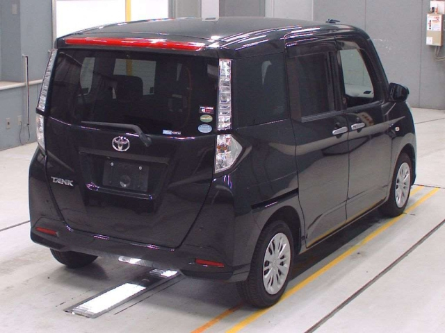 TOYOTA TANK 2017
