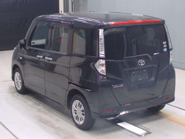 TOYOTA TANK 2017