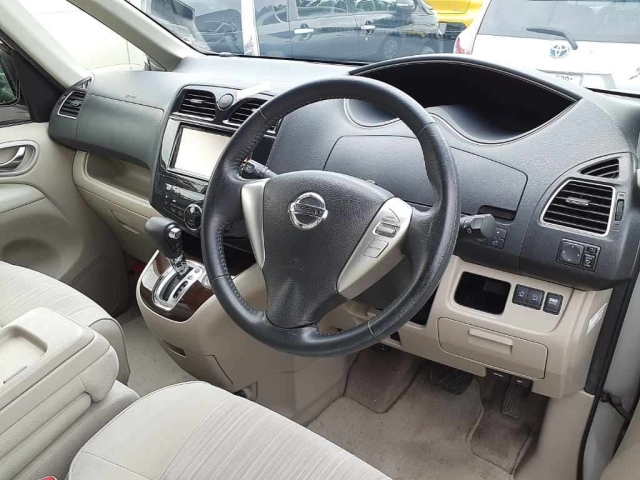 NISSAN SERENA 2012