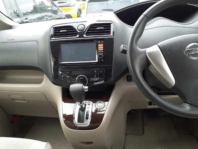 NISSAN SERENA 2012