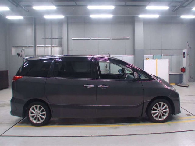 TOYOTA ESTIMA 2012