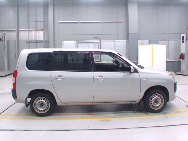 TOYOTA PROBOX 2018