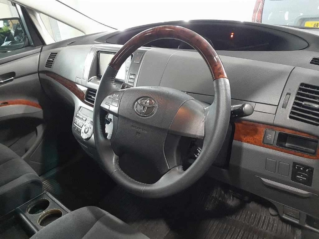 TOYOTA ESTIMA 2012