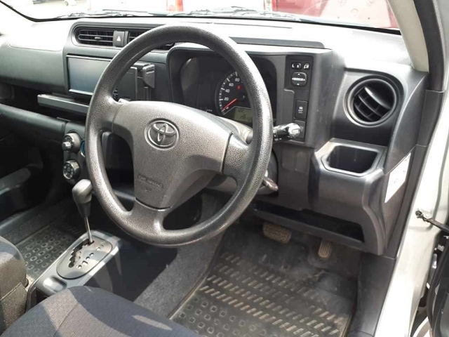 TOYOTA PROBOX 2018