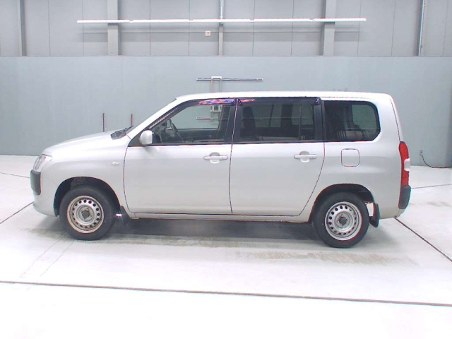 TOYOTA PROBOX 2018
