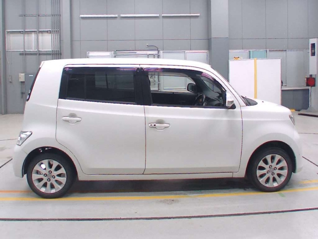 TOYOTA BB 2008
