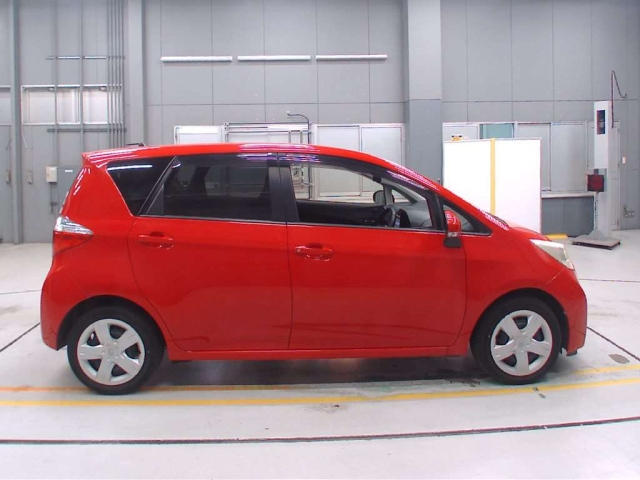 TOYOTA RACTIS 2012