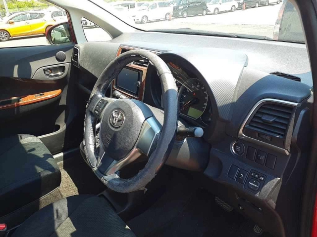 TOYOTA RACTIS 2012