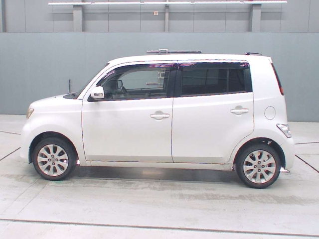 TOYOTA BB 2008