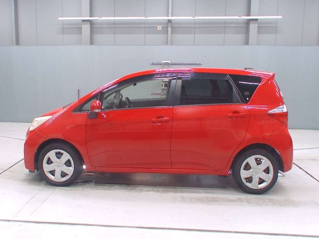 TOYOTA RACTIS 2012