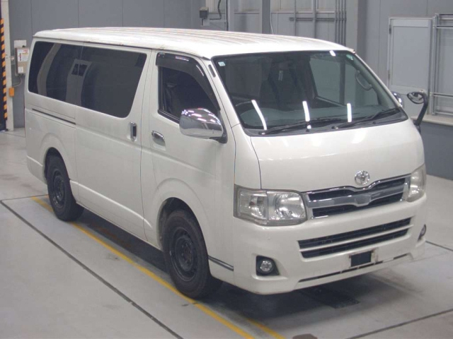 TOYOTA HIACE VAN 2010